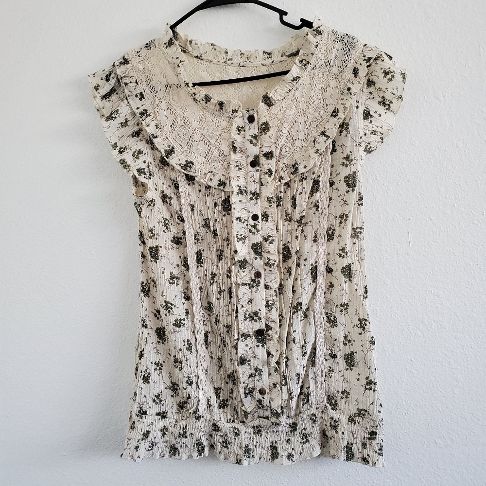 Floral Sleeveless Blouse with Lace Detail